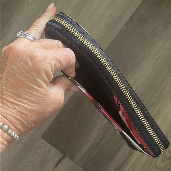 Kate Spade Red and Black Floral Wallet large size - Picture 5 of 12